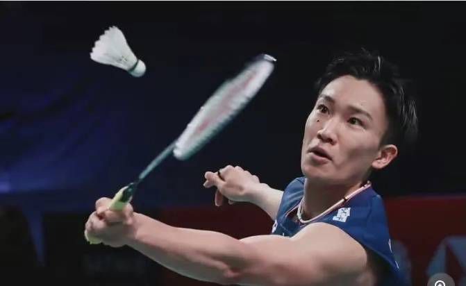 2025-05-03 五一档新片正在紧锣密鼓的路演中，见到曾毅的那天，他刚刚结束连续多天多城的密集宣传，如此的“特种兵”行程，让一个“久经沙场”歌手也累哑了嗓子。
