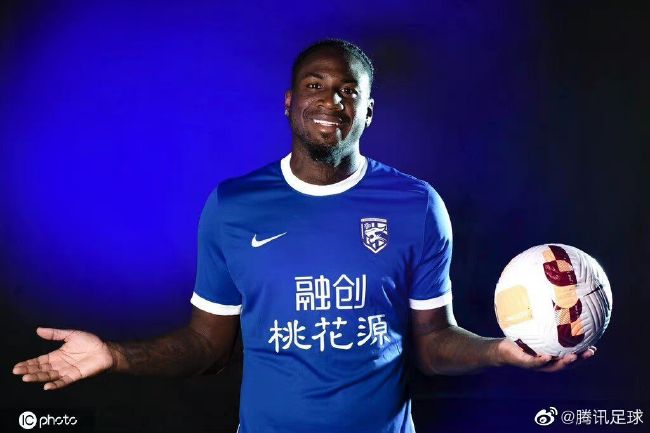 陈静于8月8日突然在微博单方面宣布退出娱乐圈，经过三个月的冷静和反思，陈静明白了当时犯了一个非常错误的决定，并于11月5日举行记者会，公开向所有因她突然退出而受影响 印度女星宣布退出影坛！