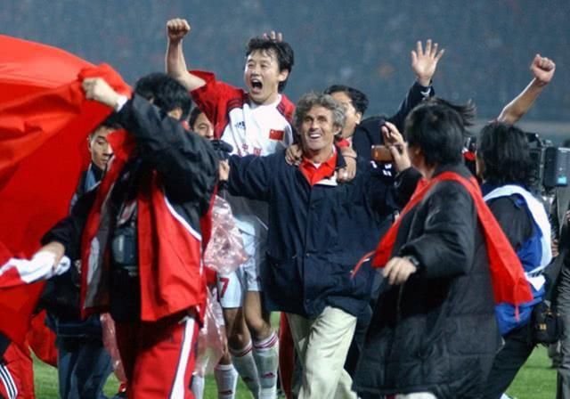 朱智勋或加盟《阿修罗》 搭档郑雨盛与黄正民 2015-08-27 朱智勋经纪公司日前透露，朱智勋有望加盟金性洙导演的新片《阿修罗》（暂定名），目前正在积极讨论中。