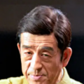而今天，当徐克将镜头对准“为国为民”的核心命题，当下的观众既怀念郭靖的质朴底色，又期待看到角色的层次与成长：他不必是天生的圣人，却要在抉择中显露出“侠”的基因；不必刻意扮憨，