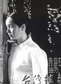这位最勤奋的导演，在《未来警察》制作后期的同时，又分身有术，力推新作《大内密探灵灵狗》，再次展示了令人匪夷所思的高效率 票房播报：大盘升温《复联4》零点场1.88亿破纪录 2019-04-24 4月23日，大盘迅速升温，报收2.15亿。